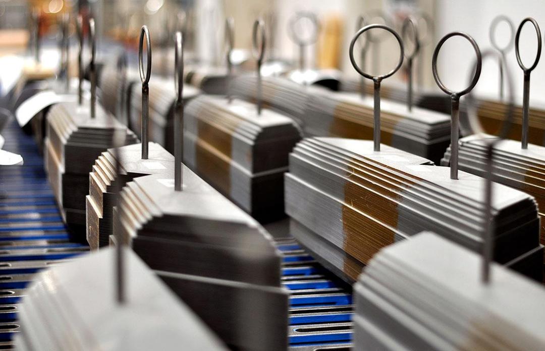 Capacidad de la fábrica de laminación de transformadores: cómo la precisión del estampado y el control de materiales afectan las pérdidas y la estabilidad del núcleo.